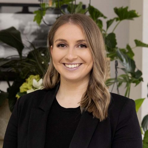 Monique Mantas profile image